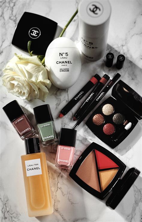 chanel le blanc makeup collection spring 2018|Shop Chanel’s Runway in Beauty Products, From the ’90s to Now.